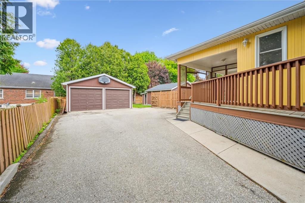 Photo 33 of 622 624 Dolph Street N, Cambridge ON