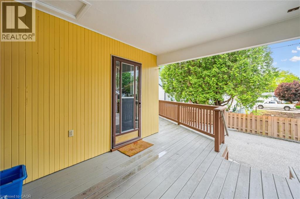 Photo 3 of 622 624 Dolph Street N, Cambridge ON