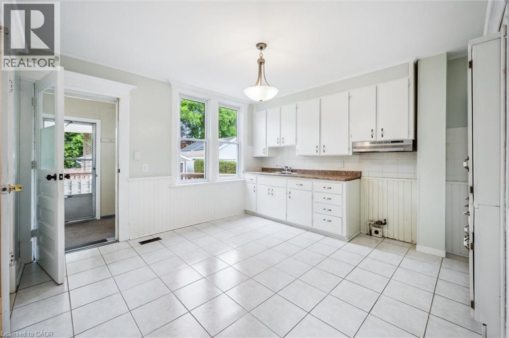 Photo 44 of 622 624 Dolph Street N, Cambridge ON