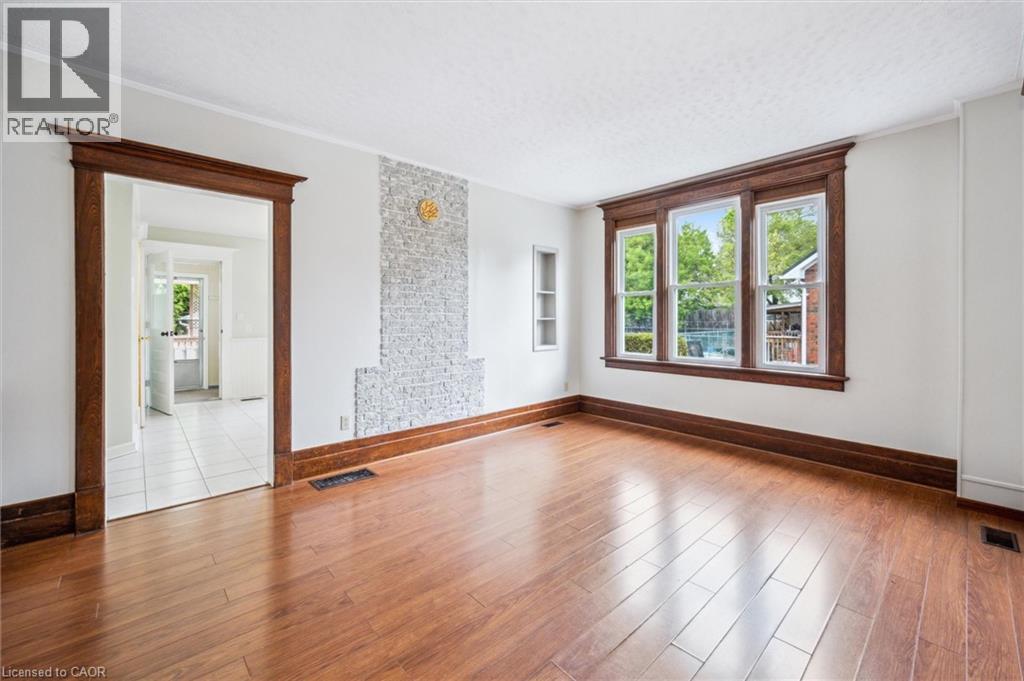 Photo 14 of 622 624 Dolph Street N, Cambridge ON