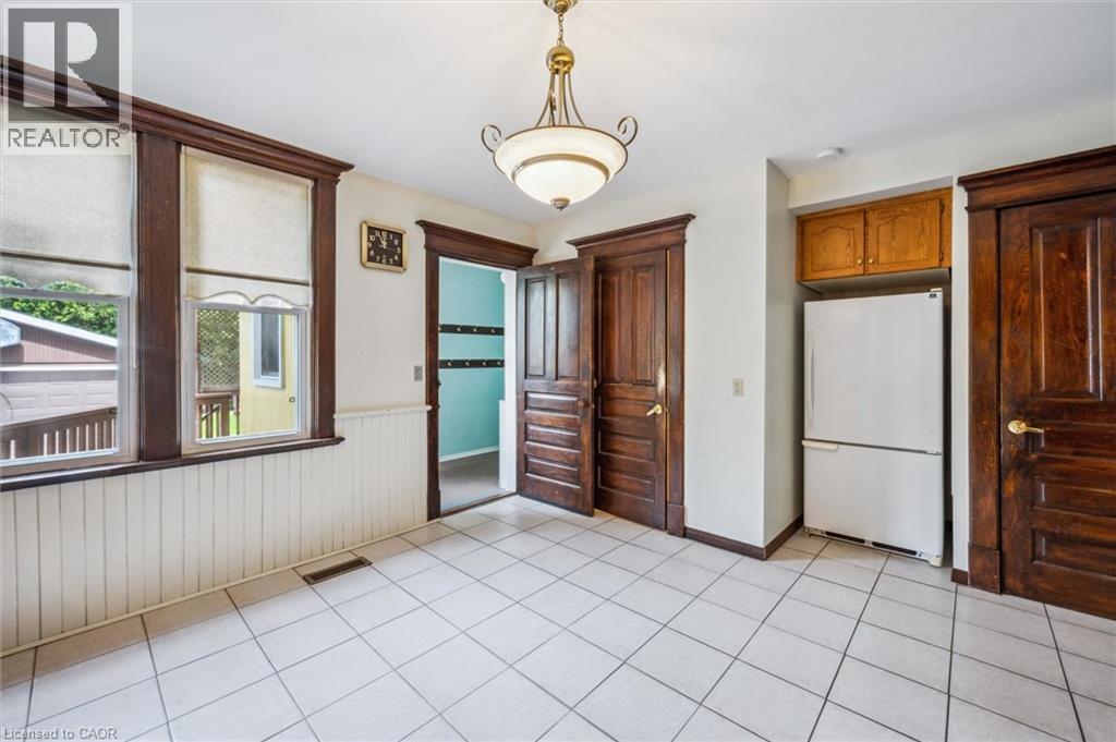 Photo 8 of 622 624 Dolph Street N, Cambridge ON