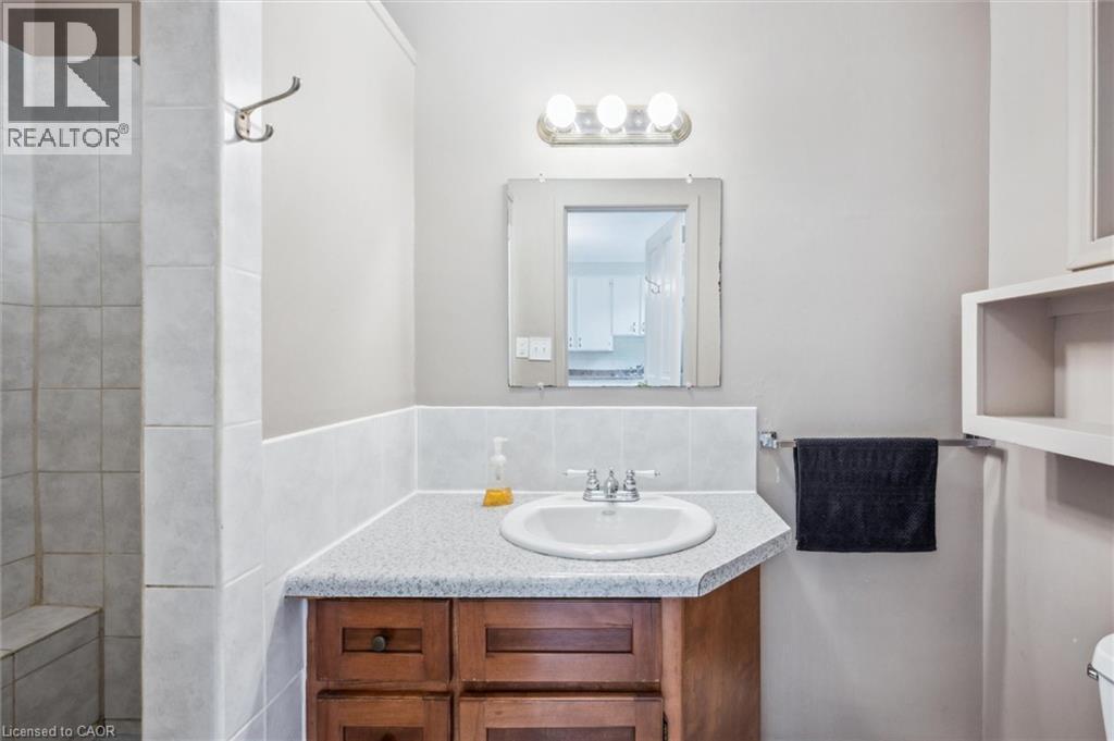 Photo 12 of 622 624 Dolph Street N, Cambridge ON