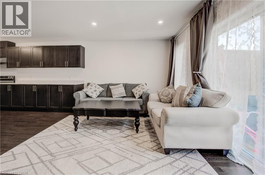 Photo 31 of 109 Pony Way, Kitchener ON