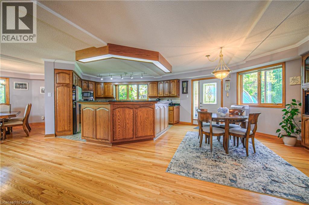 Photo 2 of 35 Robinson Road, Cambridge ON