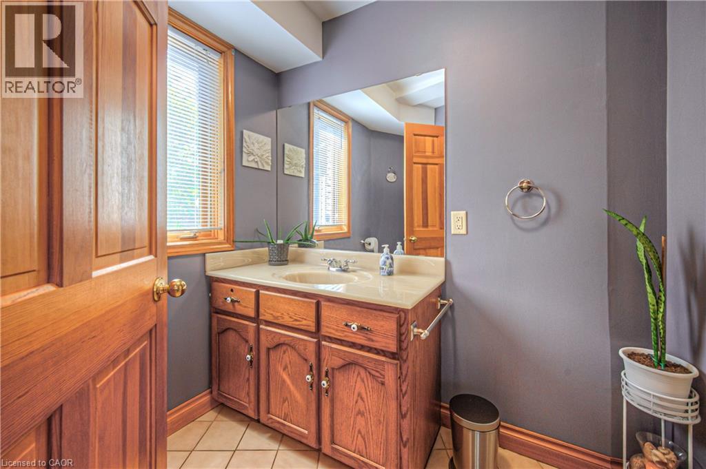 Photo 39 of 35 Robinson Road, Cambridge ON