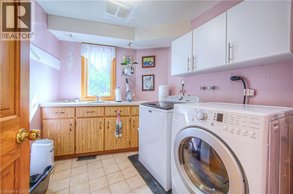 Photo 11 of 35 Robinson Road, Cambridge ON