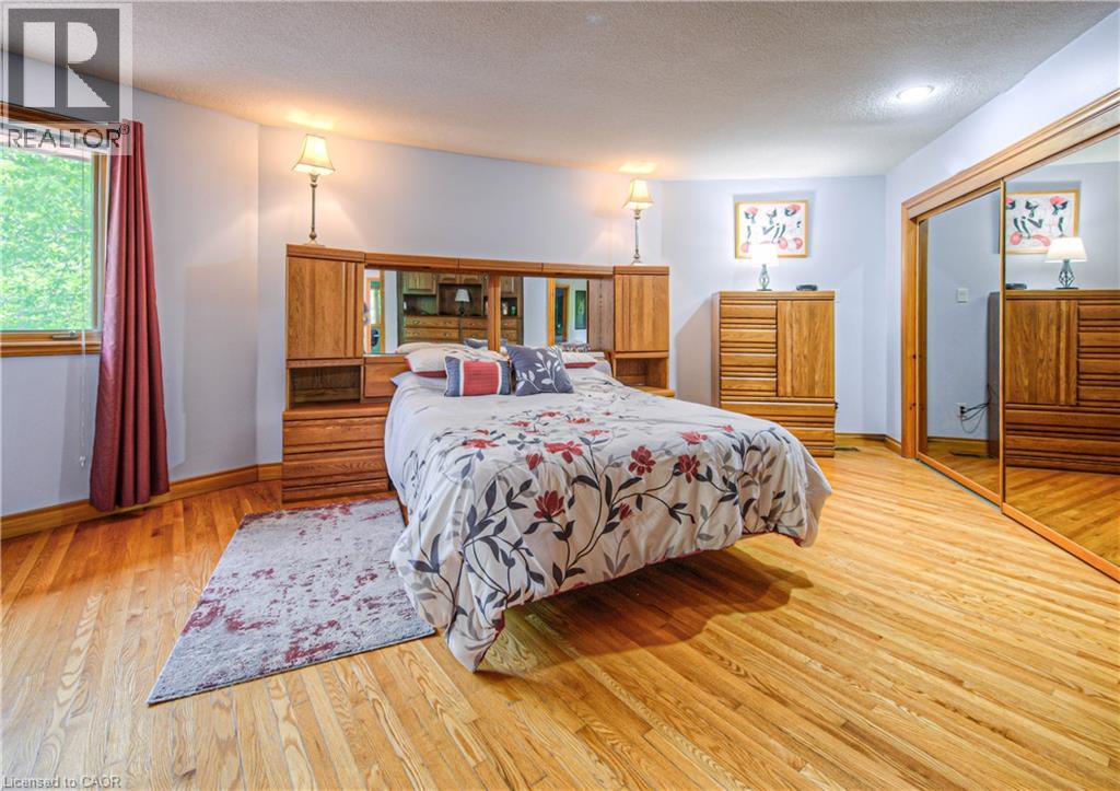 Photo 9 of 35 Robinson Road, Cambridge ON