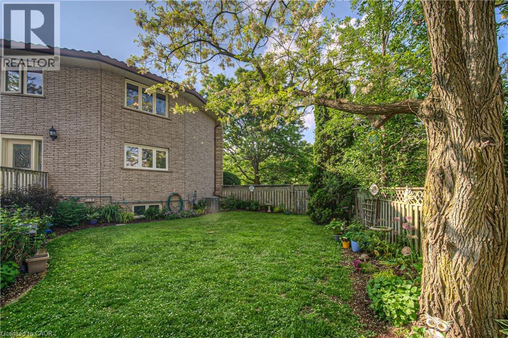 Photo 14 of 35 Robinson Road, Cambridge ON