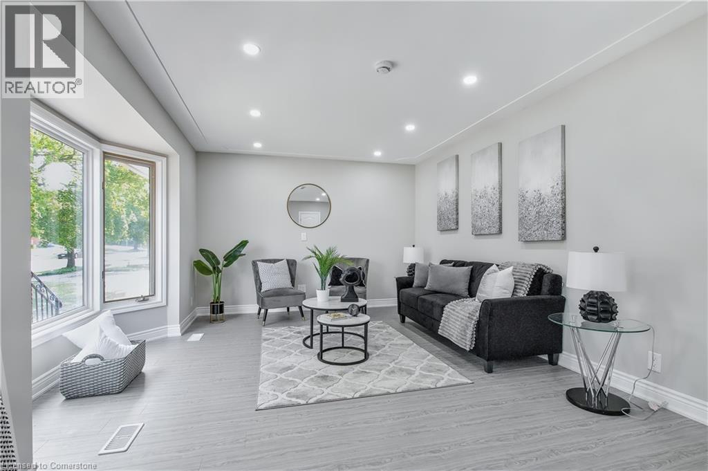 Photo 2 of 259 Greenfield Avenue, Kitchener ON