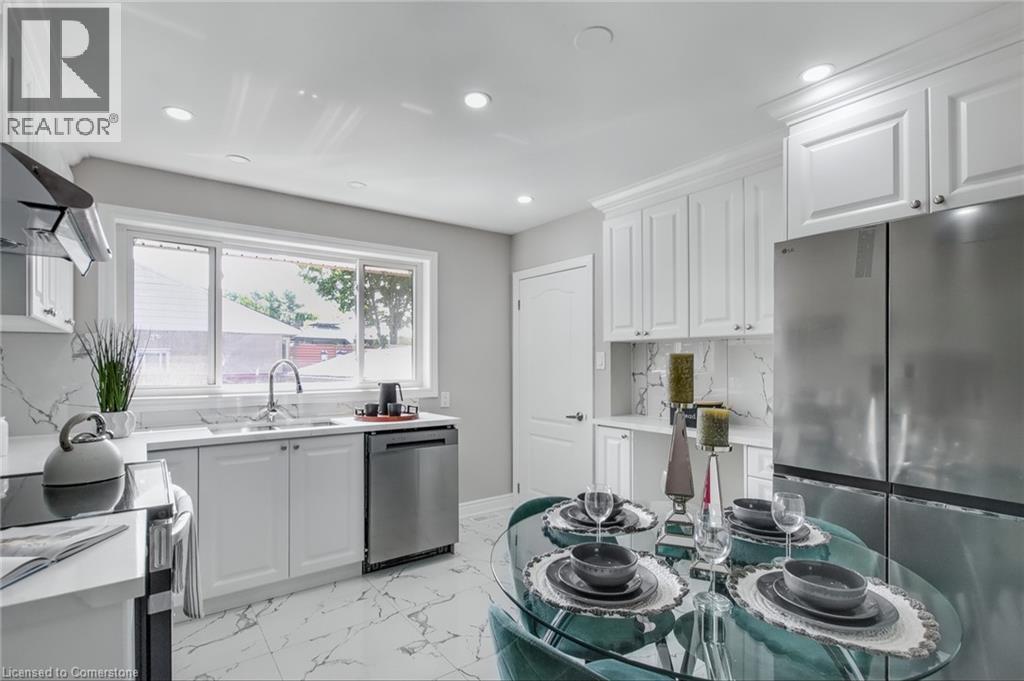 Photo 33 of 259 Greenfield Avenue, Kitchener ON