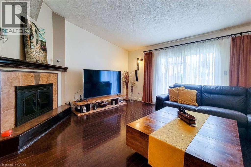 Photo 12 of 339 Macintosh Drive, Stoney Creek ON