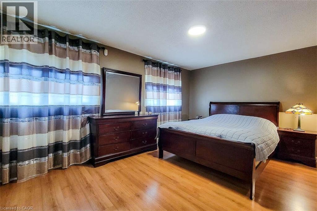 Photo 13 of 339 Macintosh Drive, Stoney Creek ON