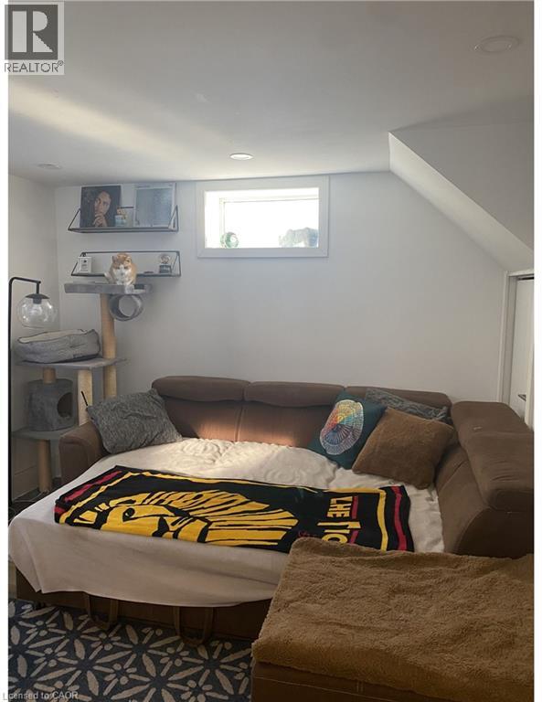 Photo 4 of 33 Leonard Street, Kitchener ON