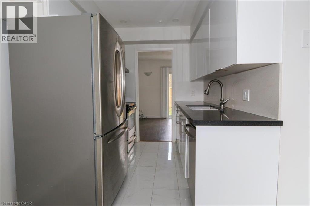 Photo 6 of 411 Keats Way Unit 1, Waterloo ON