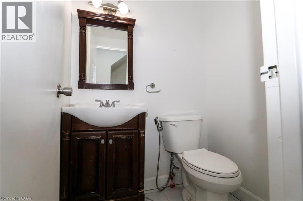 Photo 13 of 411 Keats Way Unit 1, Waterloo ON