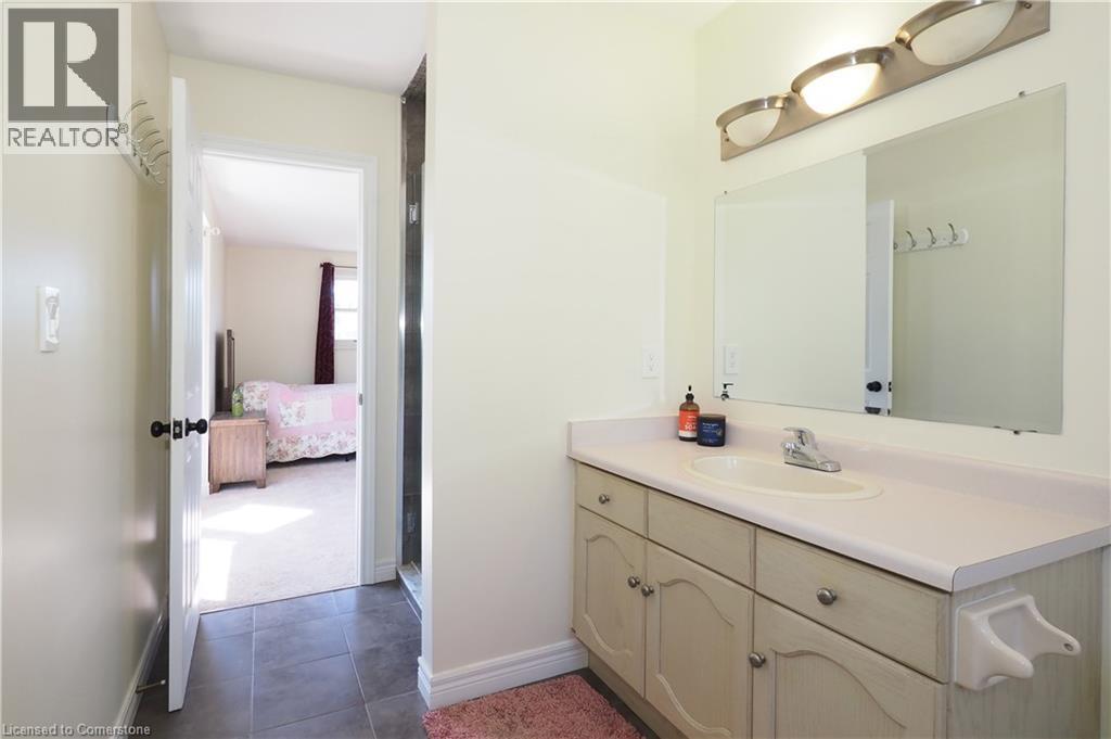 Photo 46 of 48 Lynnvalley Crescent, Kitchener ON