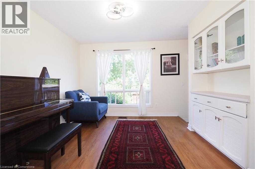Photo 36 of 48 Lynnvalley Crescent, Kitchener ON