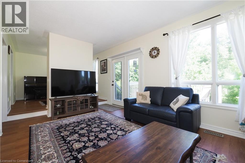 Photo 14 of 48 Lynnvalley Crescent, Kitchener ON