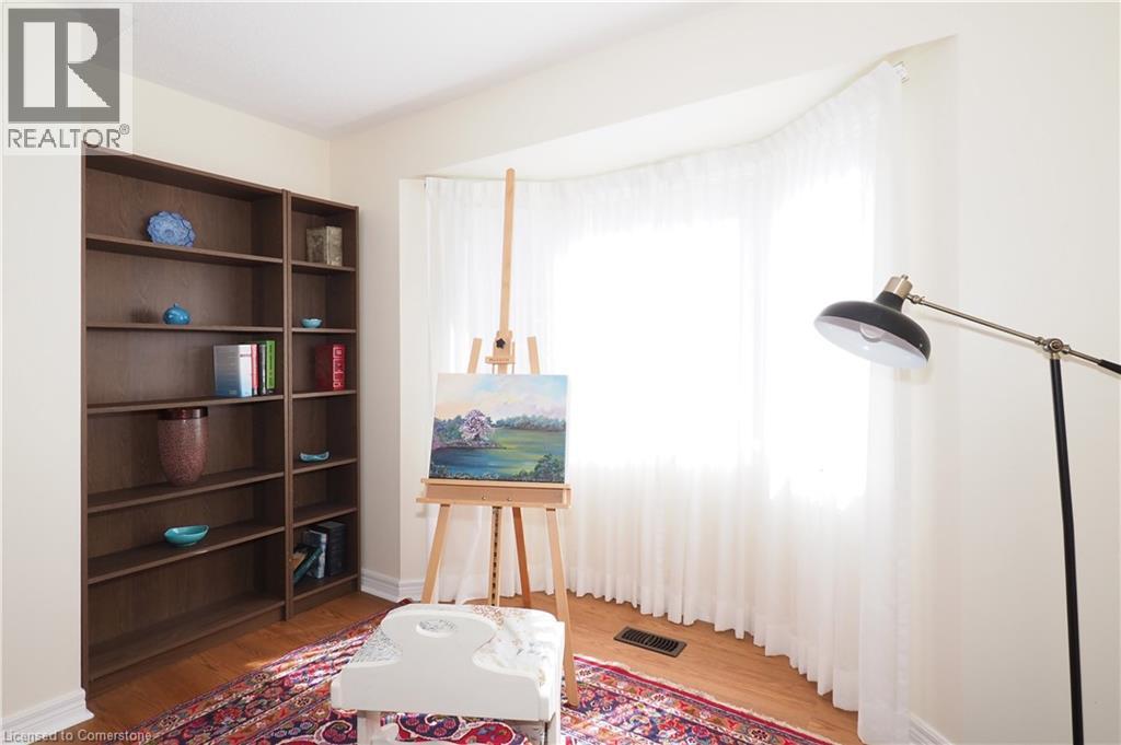 Photo 13 of 48 Lynnvalley Crescent, Kitchener ON