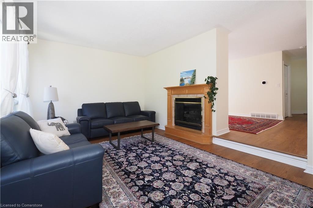 Photo 6 of 48 Lynnvalley Crescent, Kitchener ON