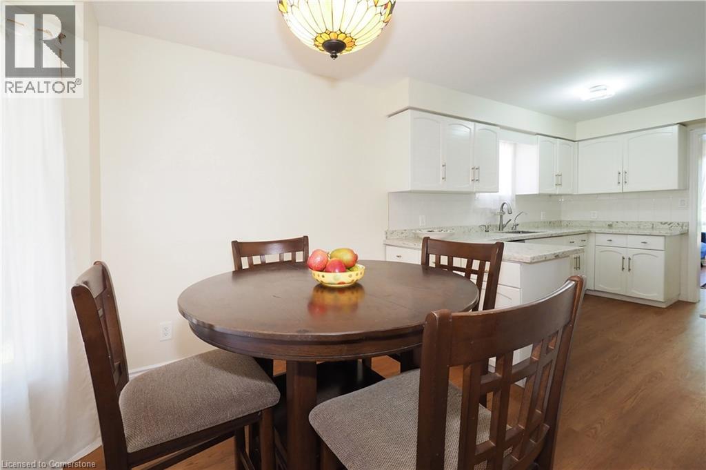 Photo 38 of 48 Lynnvalley Crescent, Kitchener ON
