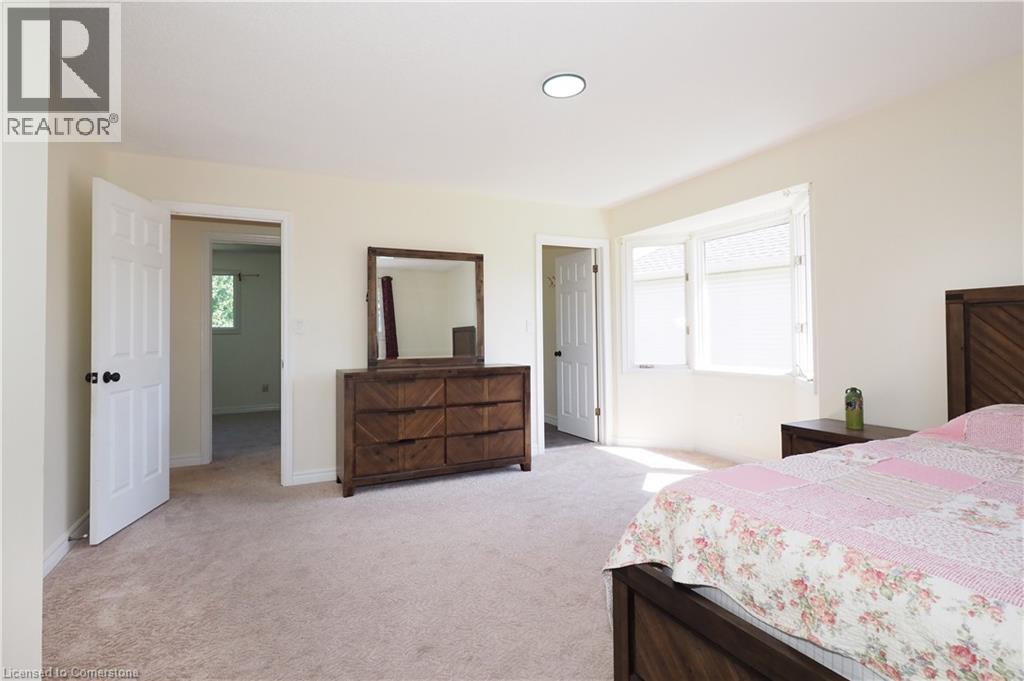 Photo 9 of 48 Lynnvalley Crescent, Kitchener ON