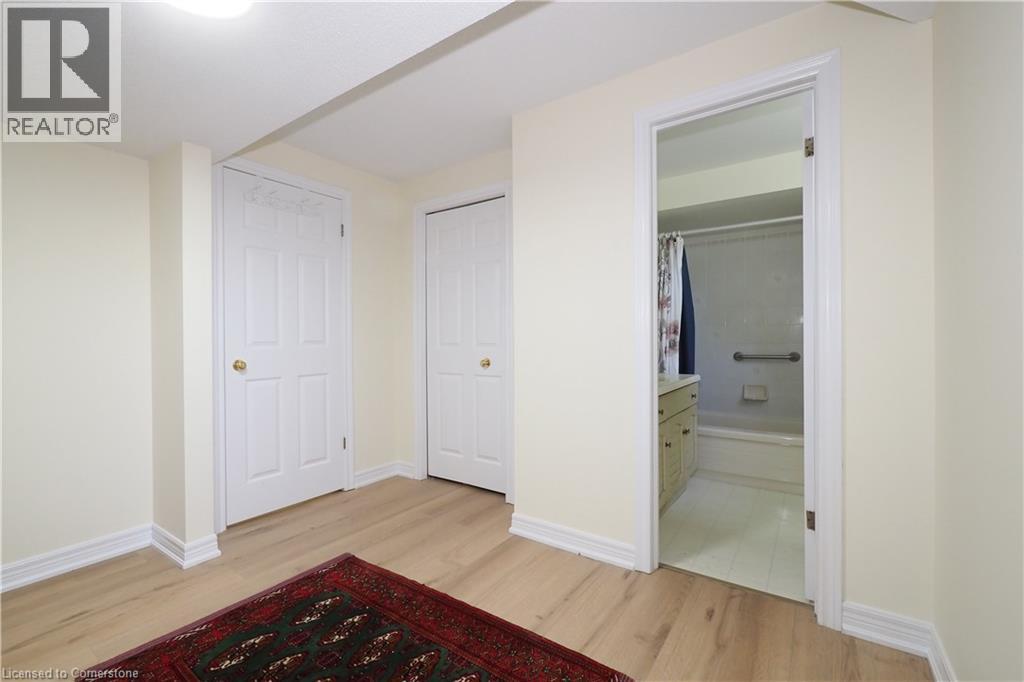 Photo 27 of 48 Lynnvalley Crescent, Kitchener ON