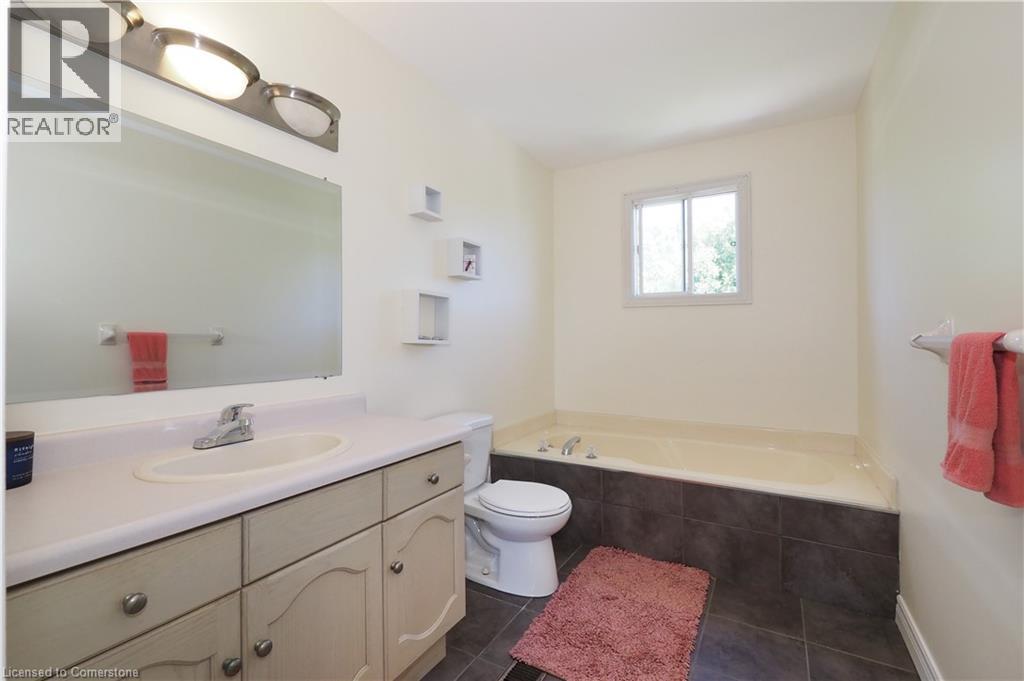 Photo 2 of 48 Lynnvalley Crescent, Kitchener ON