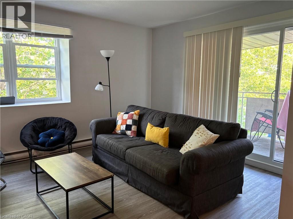 Photo 5 of 91 Westmount Road N Unit 3, Waterloo ON