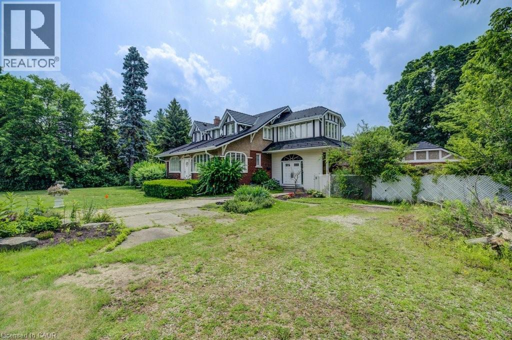 Photo 3 of 2032 Coronation Avenue, Cambridge ON