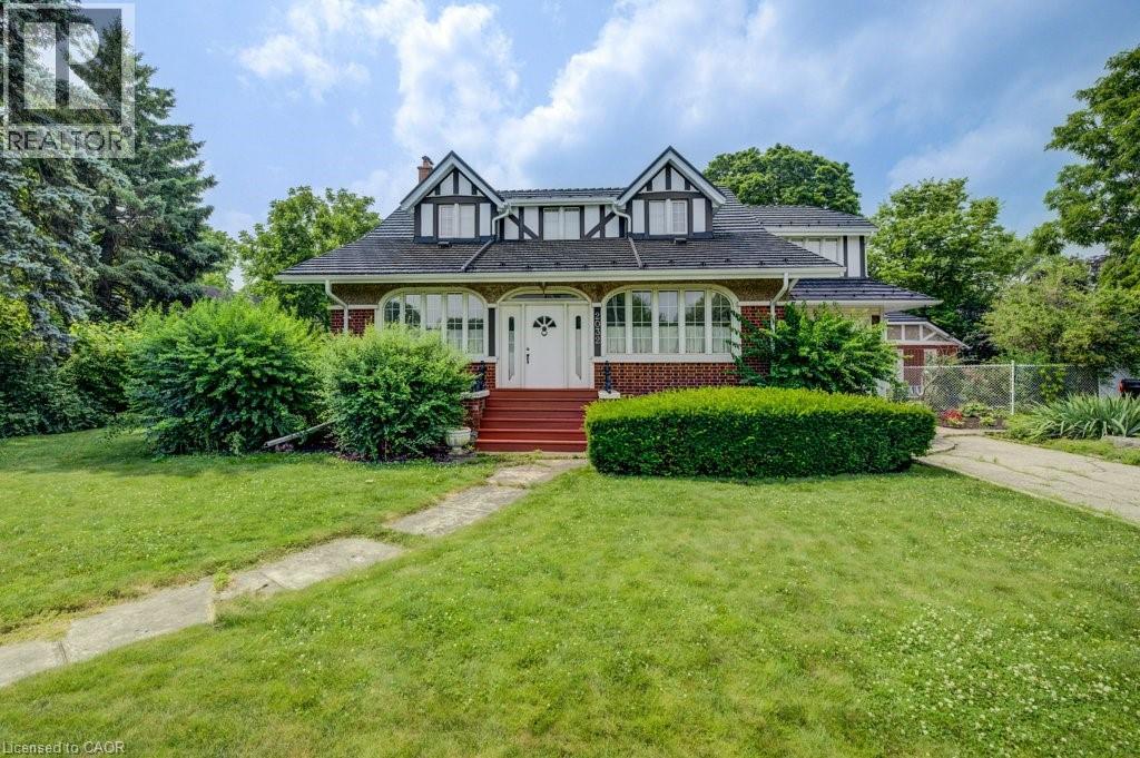 Photo 12 of 2032 Coronation Avenue, Cambridge ON
