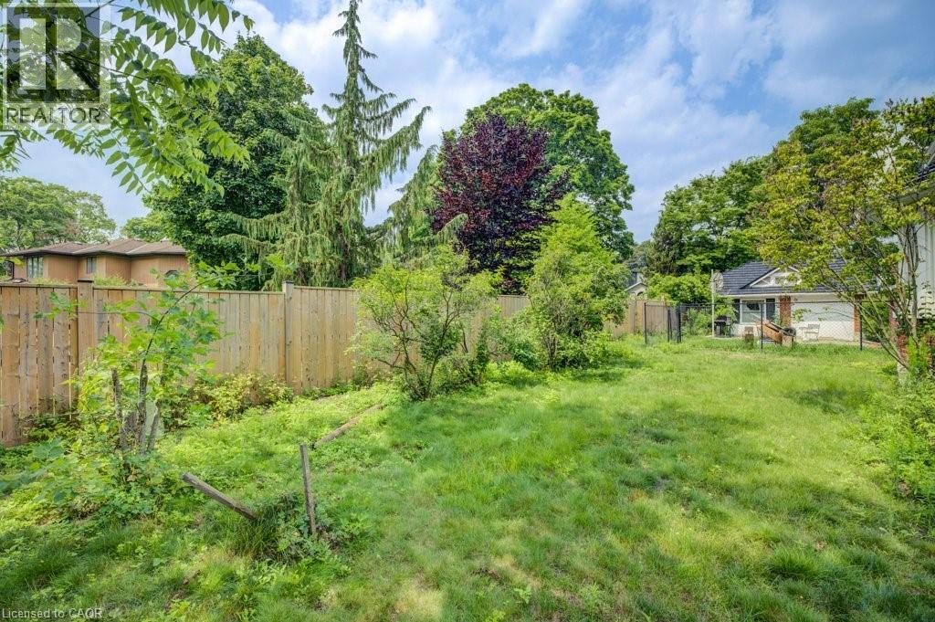 Photo 15 of 2032 Coronation Avenue, Cambridge ON