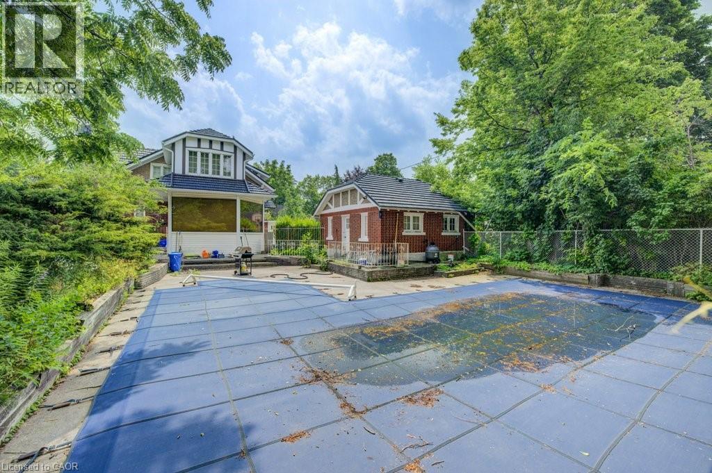 Photo 8 of 2032 Coronation Avenue, Cambridge ON