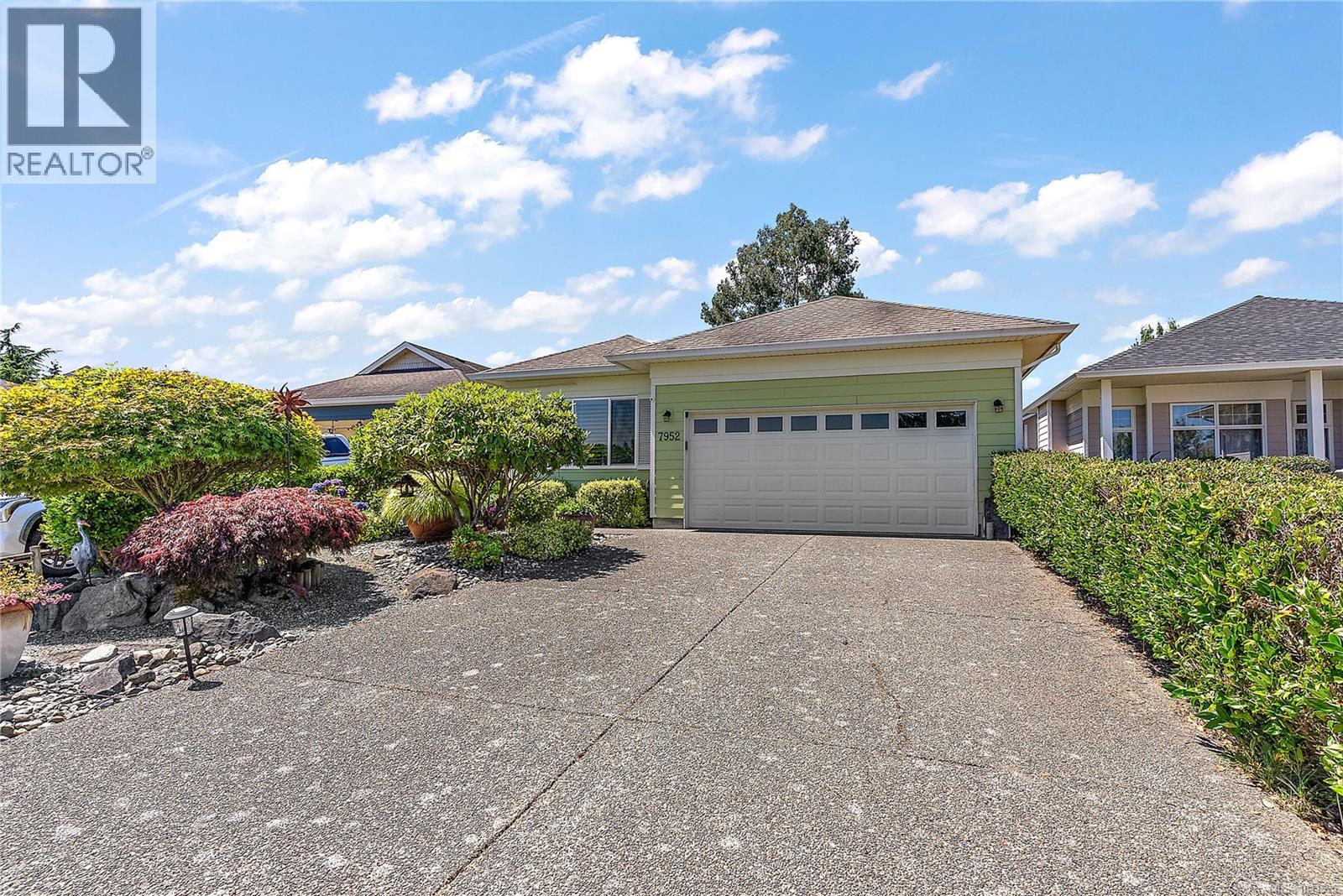 Photo 28 of 7952 Polo Park Cres, Central Saanich BC