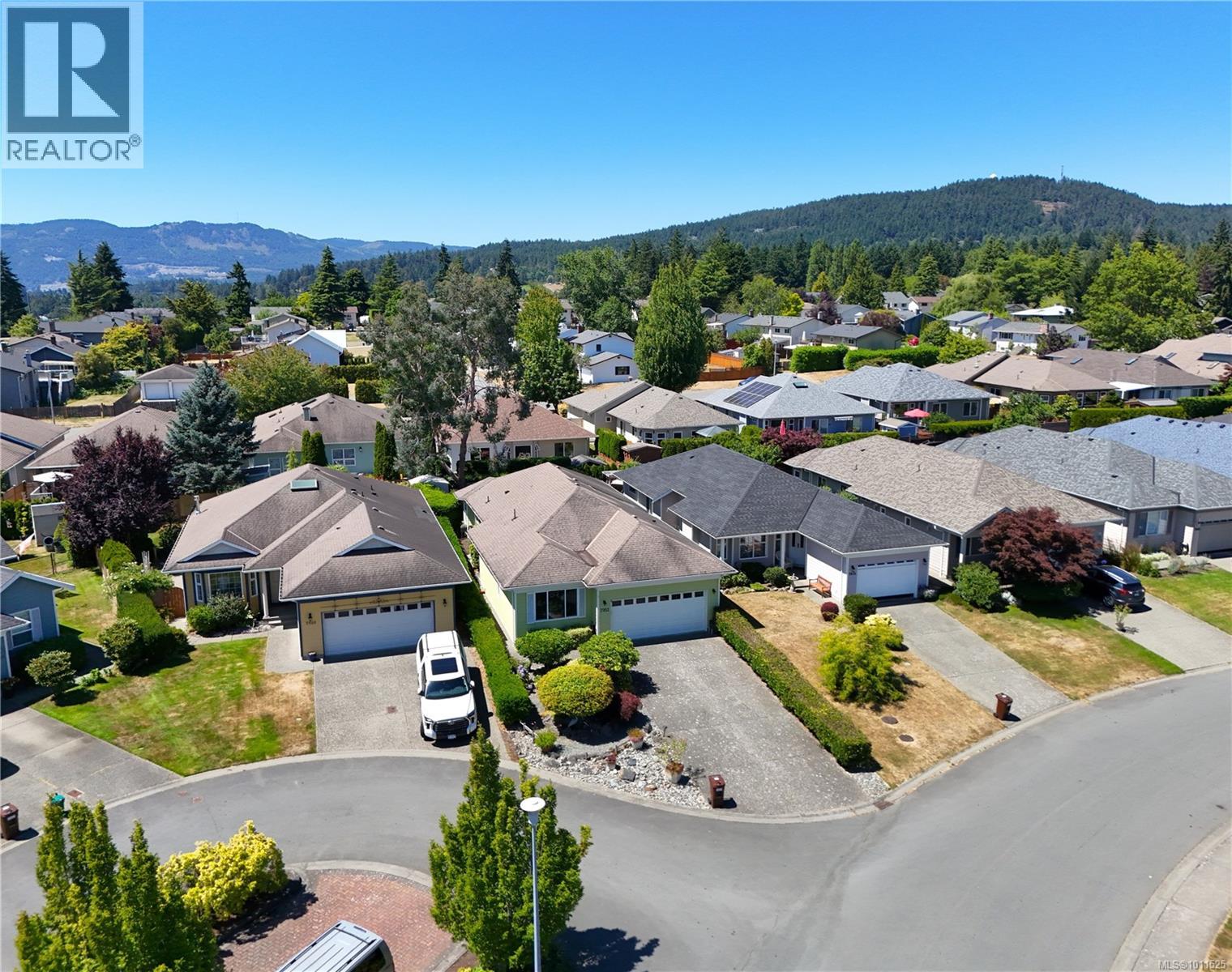 Photo 6 of 7952 Polo Park Cres, Central Saanich BC