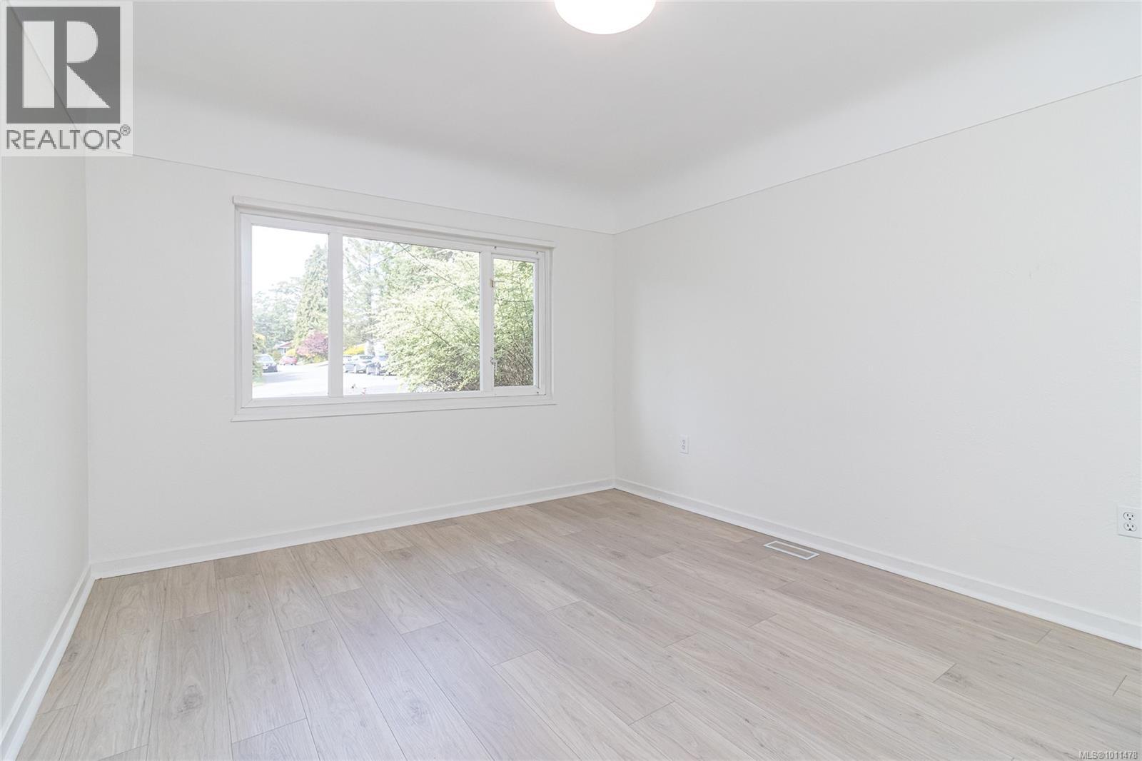 Photo 11 of 1515 Arrow Rd, Saanich BC