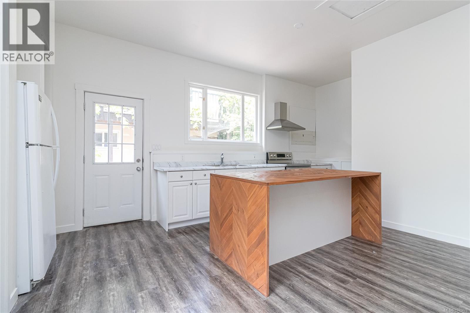 Photo 17 of 1515 Arrow Rd, Saanich BC