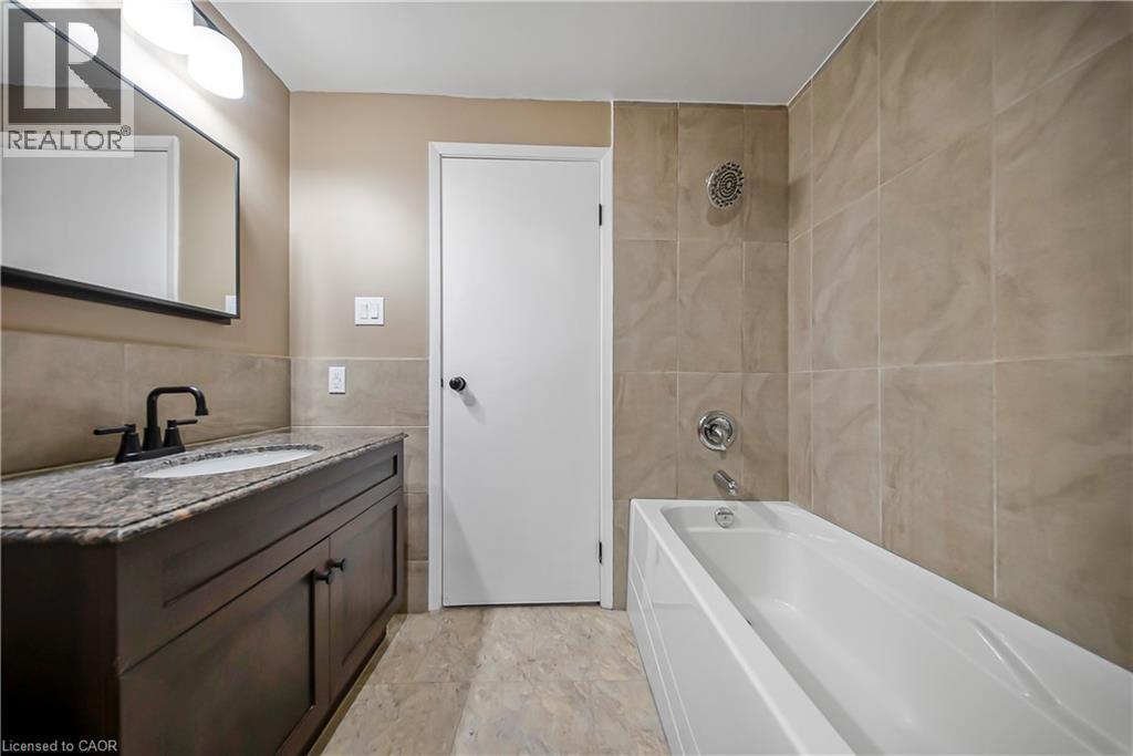 Photo 3 of 750 Erinbrook Drive Unit 14, Kitchener ON