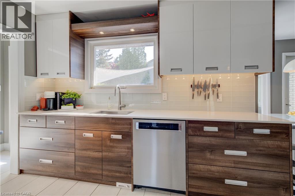 Photo 20 of 75 Somerset Crescent, Waterloo ON