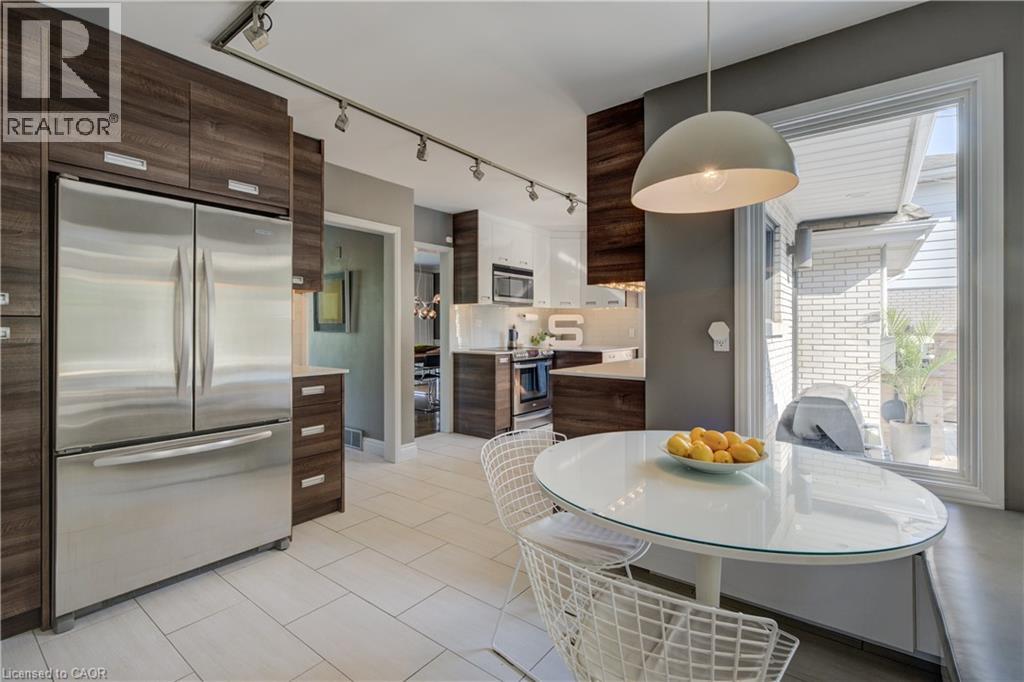 Photo 38 of 75 Somerset Crescent, Waterloo ON