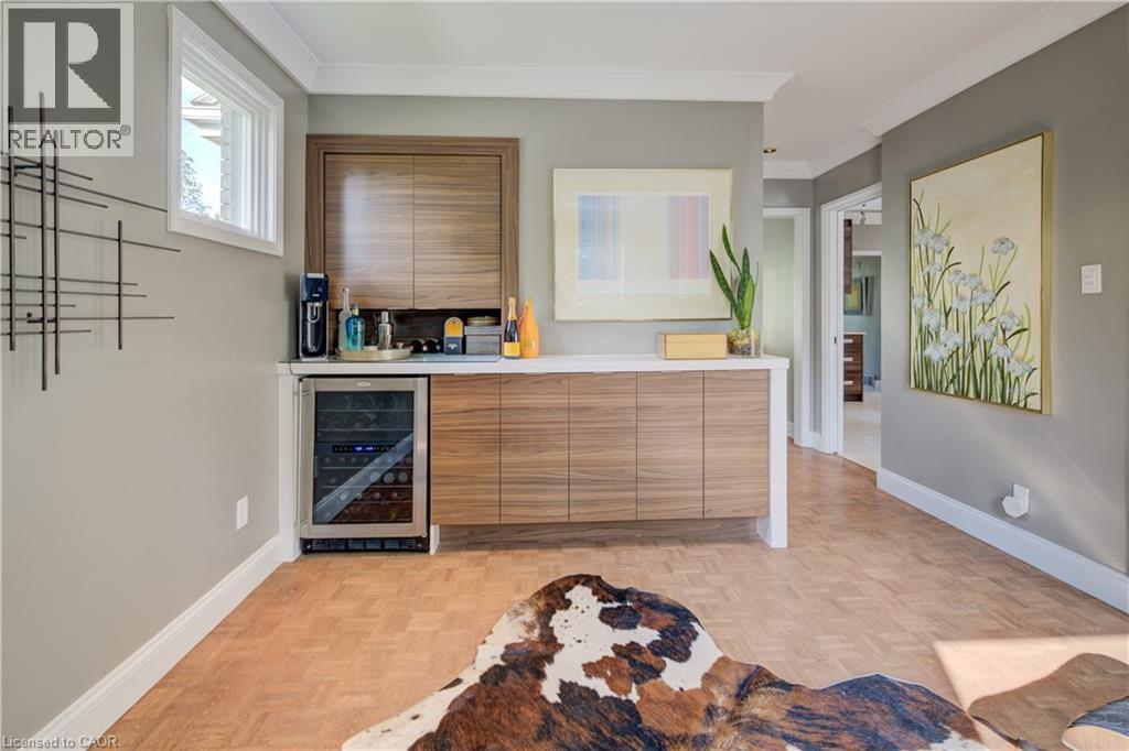 Photo 4 of 75 Somerset Crescent, Waterloo ON