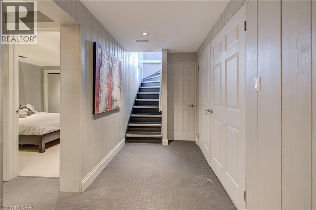 Photo 2 of 75 Somerset Crescent, Waterloo ON