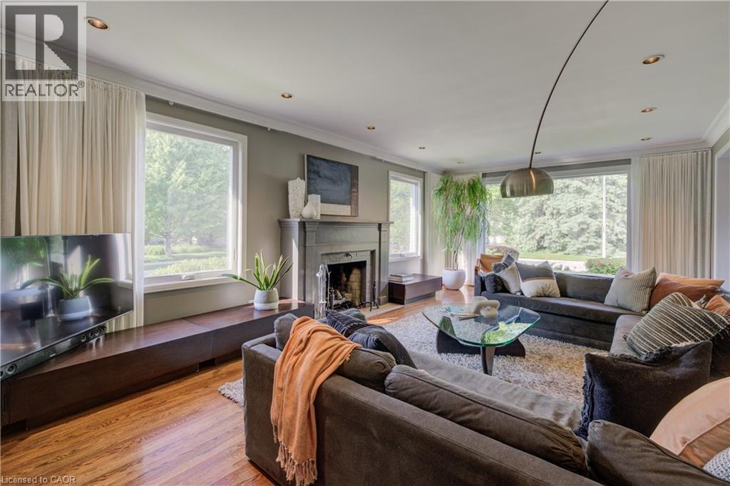 Photo 21 of 75 Somerset Crescent, Waterloo ON
