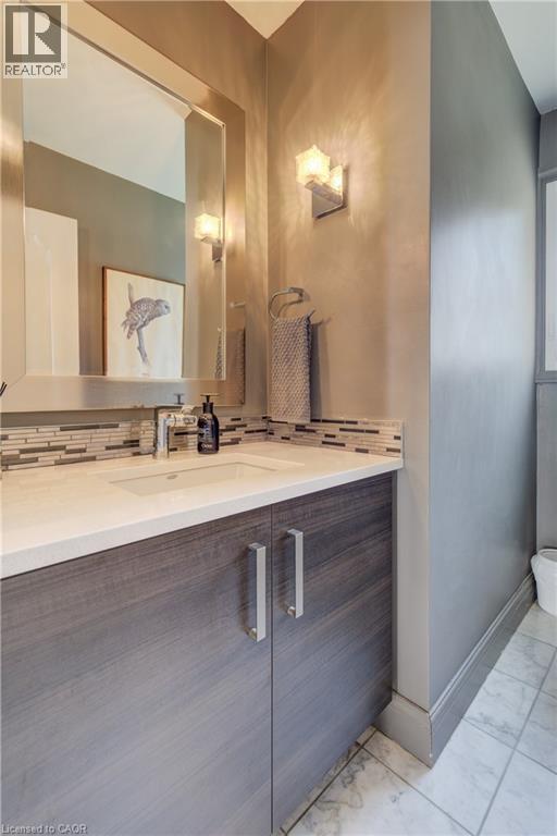 Photo 5 of 75 Somerset Crescent, Waterloo ON