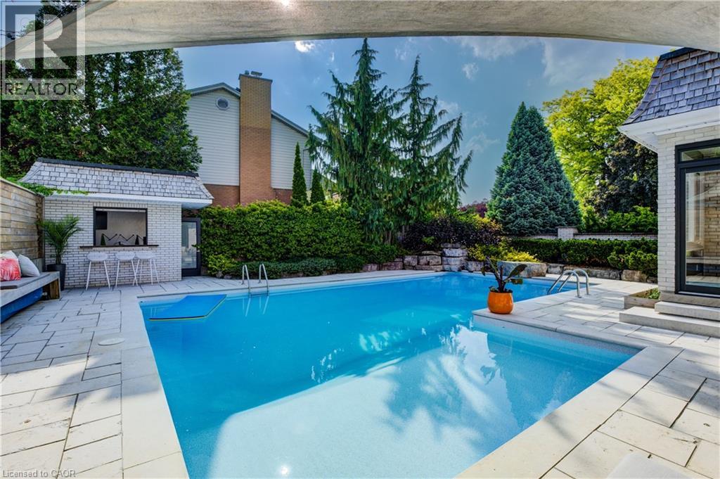 Photo 13 of 75 Somerset Crescent, Waterloo ON