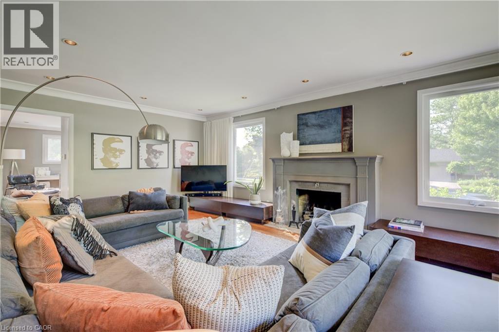 Photo 6 of 75 Somerset Crescent, Waterloo ON