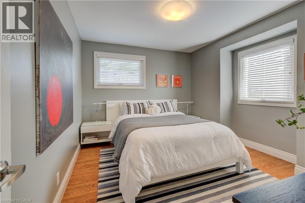 Photo 45 of 75 Somerset Crescent, Waterloo ON
