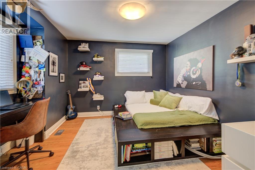Photo 1 of 75 Somerset Crescent, Waterloo ON