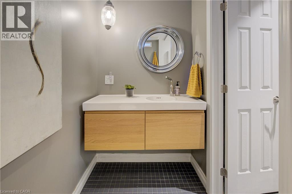 Photo 12 of 75 Somerset Crescent, Waterloo ON