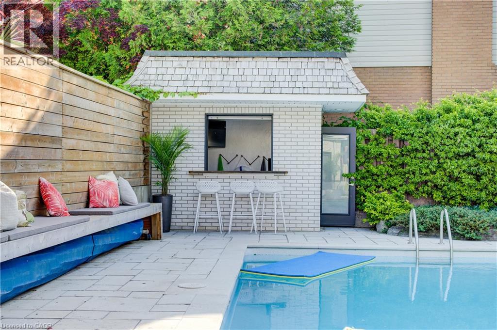 Photo 29 of 75 Somerset Crescent, Waterloo ON